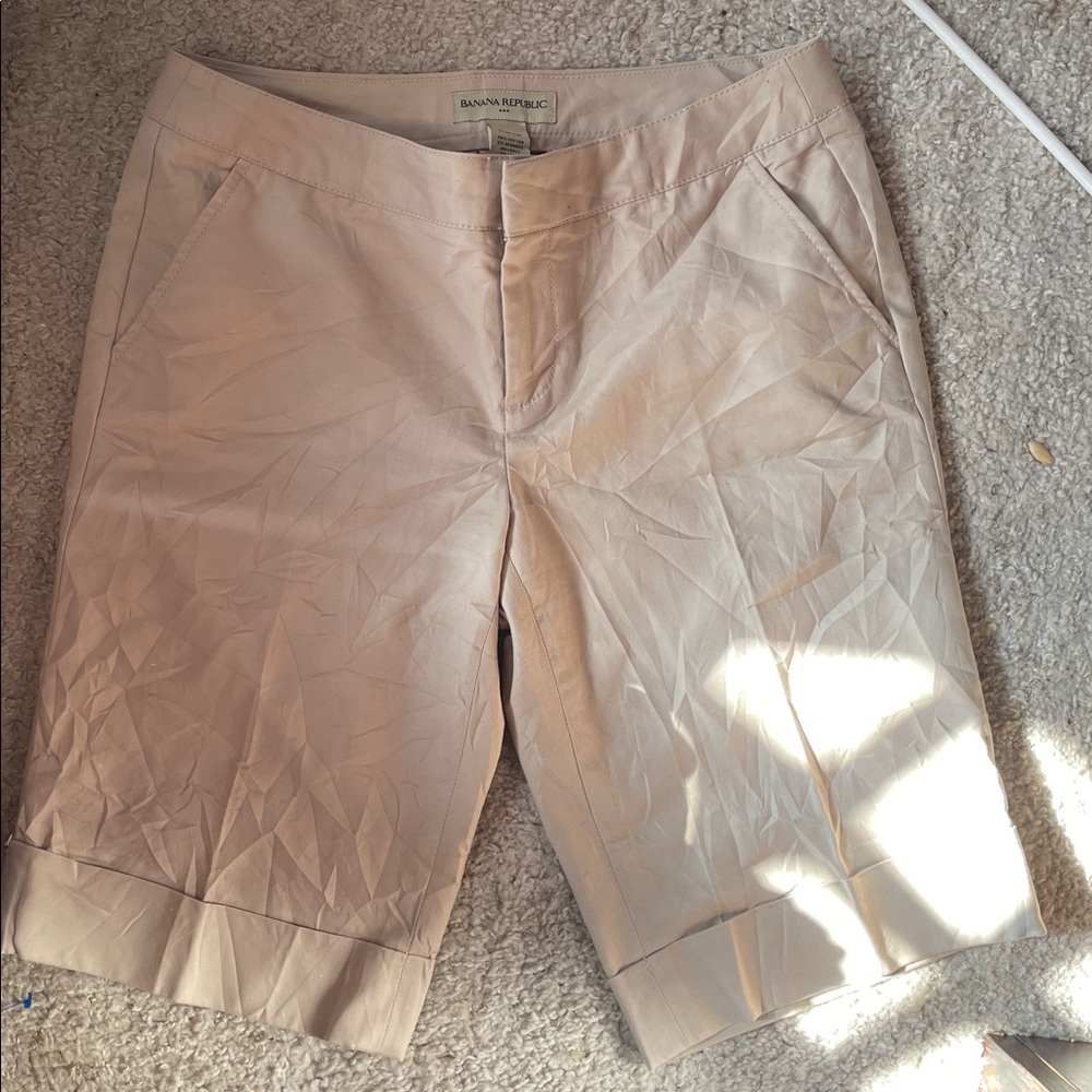Banana Republic Women's Beige Bermudas